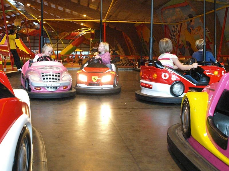 Mini-Scooter im Indoor-Spielplatz Trampolino Kinderparadies in Dietikon