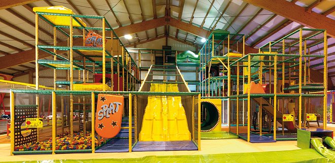 Klettergerüst im Indoor-Spielplatz Trampolino Kinderparadies in Dietikon