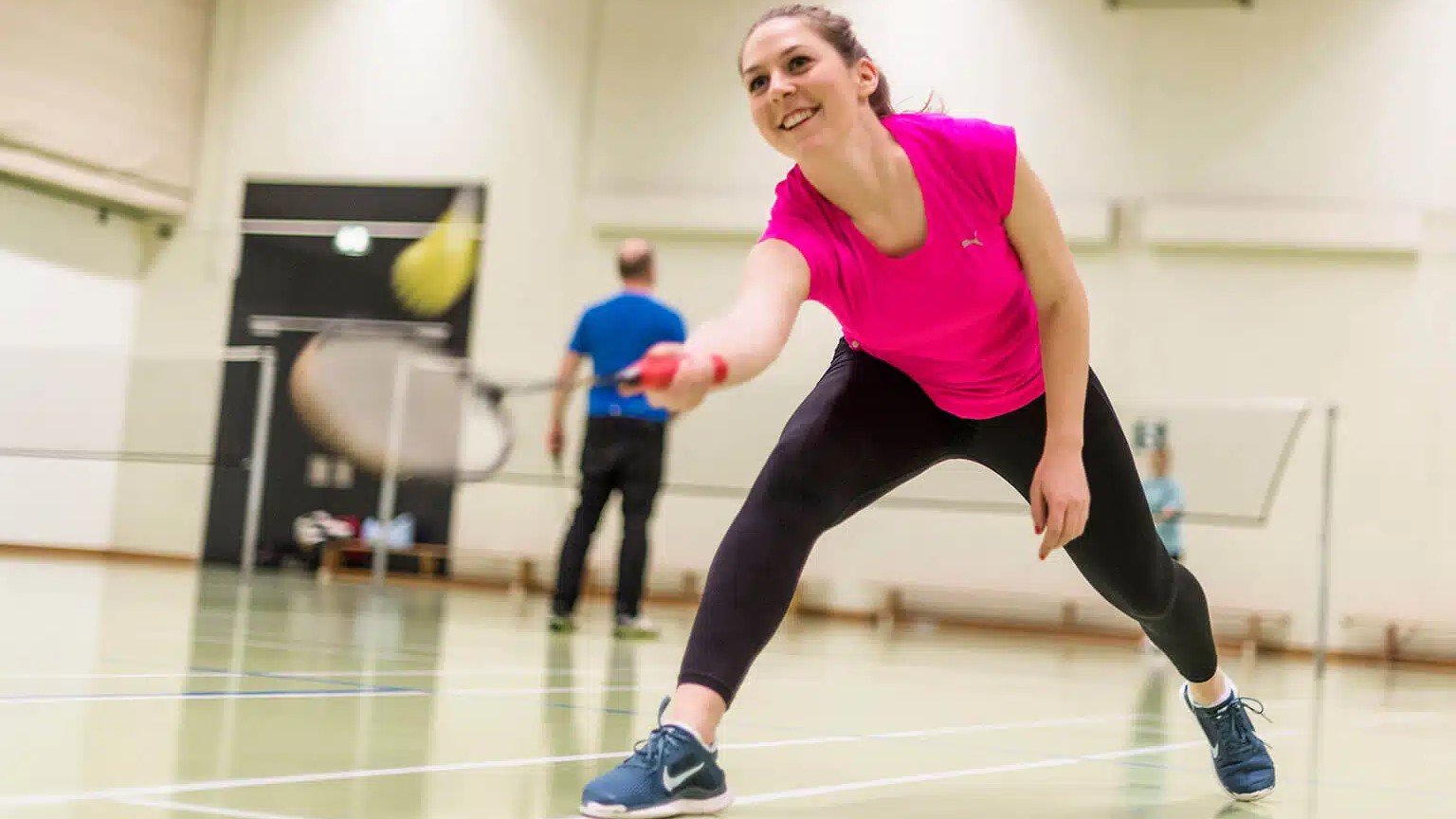 Badminton in der Spielarena des Erlebniszentrums Säntispark