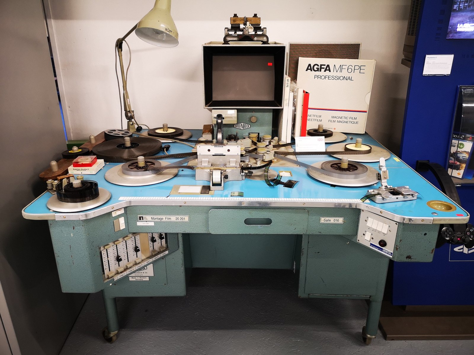 Steenbeck-Schneidetisch für Zelluloidfilm im Museum ENTER in Solothurn