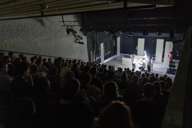 Blick auf die Bühne des Theaters Tuchlaube, Bühne Aarau